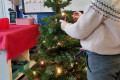 Kerstboom-versieren-L1A-december-2023-001