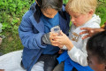 L1B-op-stap-met-mier-Mo-mei-202500003
